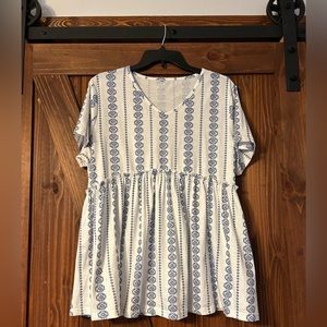 White flow, short sleeve top